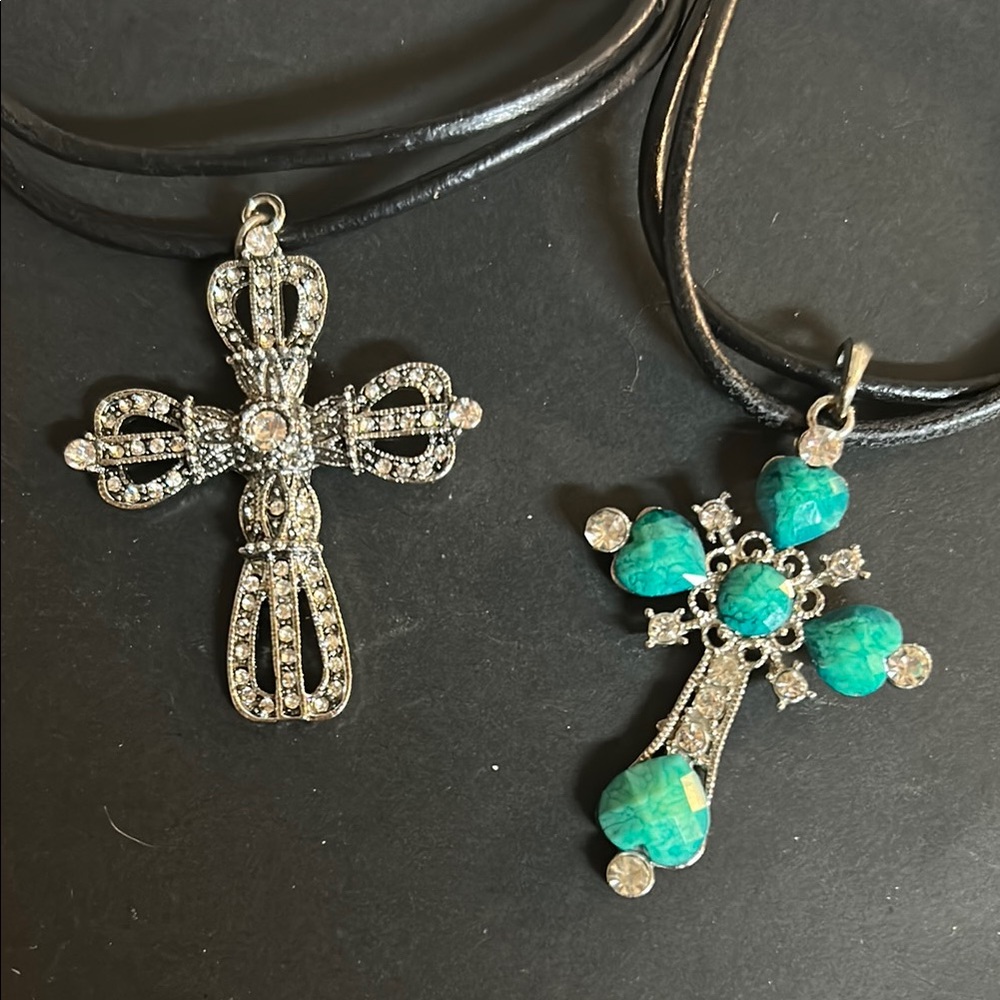 Elegant silver tone and Turquoise Cross Pendant Necklace